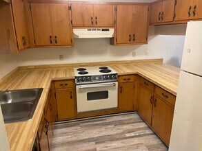 1873 Larette Dr in Tallahassee, FL - Building Photo - Building Photo