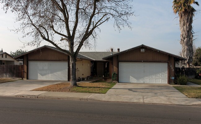 1643-1645 Moffett Rd in Ceres, CA - Foto de edificio - Building Photo