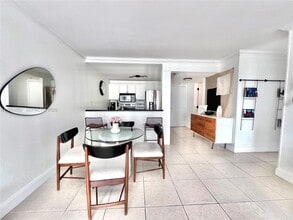 600 NE 36th St in Miami, FL - Foto de edificio - Building Photo