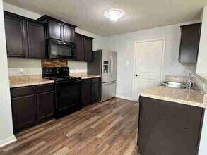 6119 Southern Vis in San Antonio, TX - Building Photo - Building Photo