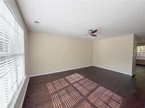 4680 Creekside Villas Way in Smyrna, GA - Building Photo - Building Photo