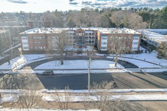 15 Highland St in West Hartford, CT - Building Photo - Building Photo