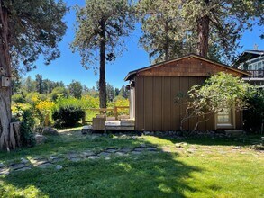 20034 Beaver Ln in Bend, OR - Building Photo - Building Photo