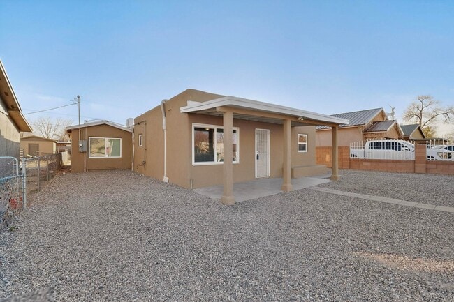 property at 1006 Alta Monte Ave NW