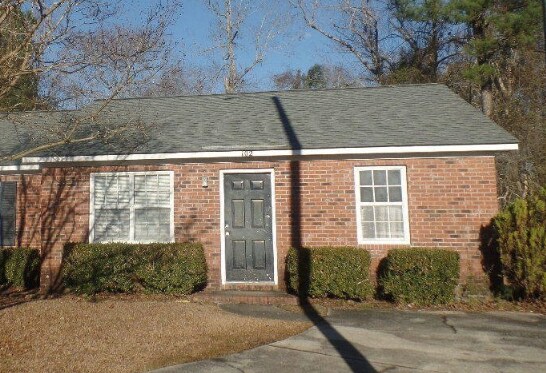 102 Easy St in Jacksonville, NC - Building Photo