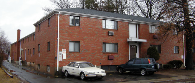 378-388 Park Ave in East Hartford, CT - Foto de edificio - Building Photo