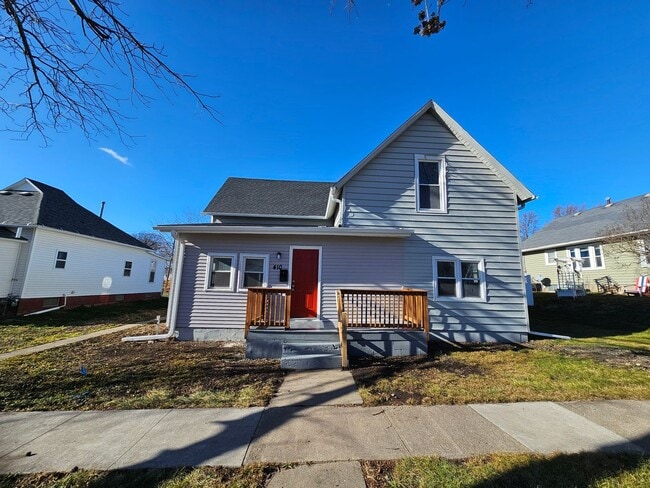 property at 410 N 2nd St