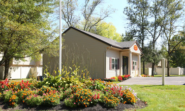 Greenway Apartments in Lysander, NY - Foto de edificio - Building Photo