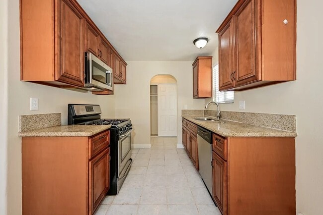 450 Bard St in Moorpark, CA - Building Photo - Building Photo