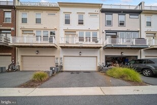 609 Hendrix Ave in Gaithersburg, MD - Building Photo