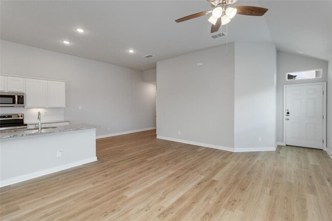 198 Schrader Dr in Buda, TX - Building Photo - Building Photo