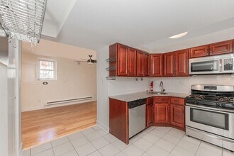 351 1st St in Jersey City, NJ - Building Photo - Building Photo