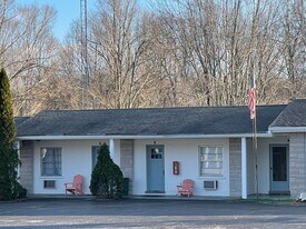 4975 US-62 in Kuttawa, KY - Building Photo