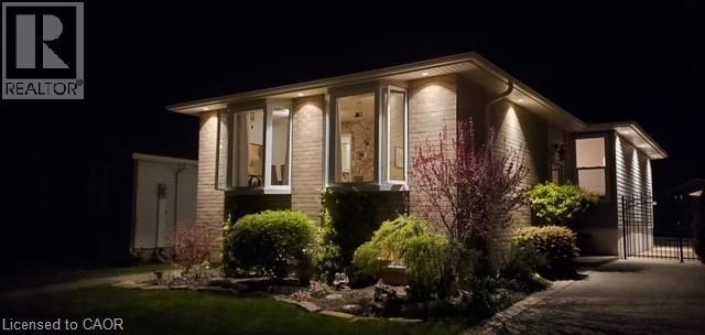 11 Yorkdale Crescent in Hamilton, ON - Building Photo - Building Photo