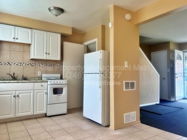 property at 17322 Greenfield Rd