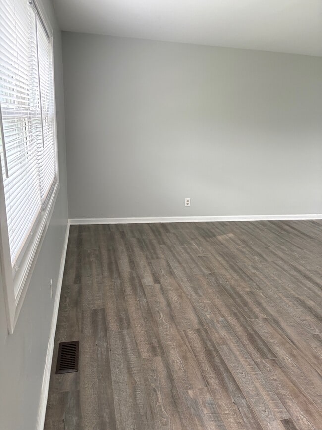 205 Buckeye Cir in Columbus, OH - Foto de edificio - Building Photo