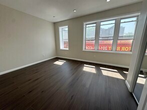 565 West Side Ave in Jersey City, NJ - Building Photo - Building Photo