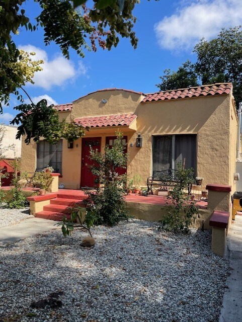 3430 Cattaraugus Ave, Unit 4 in Culver City, CA - Building Photo