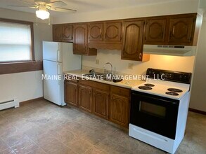 385 Pine St in Bangor, ME - Building Photo - Building Photo