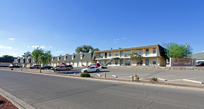 Las Casitas Apartments in El Paso, TX - Building Photo - Building Photo