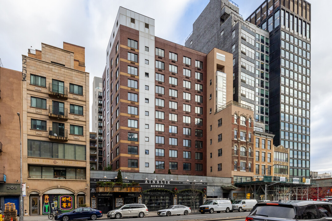 Nolita Place in New York, NY - Building Photo