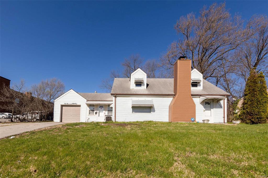 10051 Royal Dr in St. Louis, MO - Building Photo
