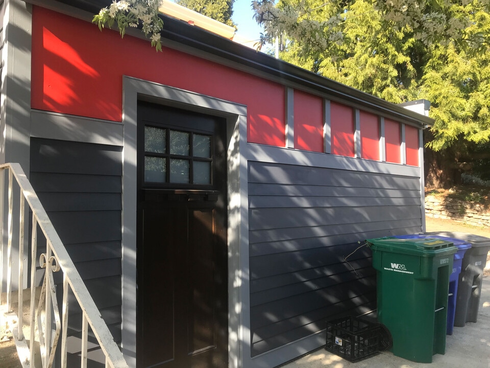 831 NE Holland St, Unit B in Portland, OR - Foto de edificio