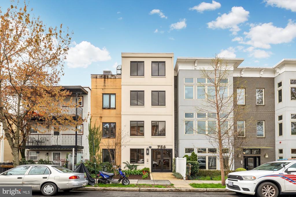 756 Park Rd NW-Unit -1 in Washington, DC - Building Photo