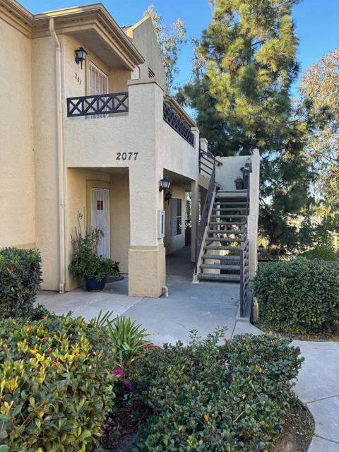 2077 Lakeridge Cir-Unit -204 D in Chula Vista, CA - Building Photo