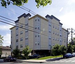 737 N Broad St in Elizabeth, NJ - Building Photo