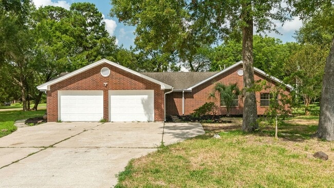 10 Autumn Oaks Dr in Baytown, TX - Building Photo - Building Photo