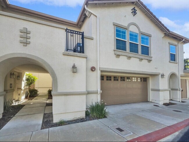 3301 N Park Dr, Unit 1813 in Sacramento, CA - Foto de edificio - Building Photo