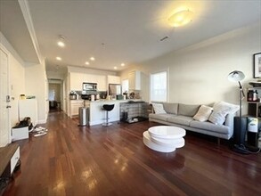 35 Magnolia Ave in Cambridge, MA - Building Photo - Building Photo