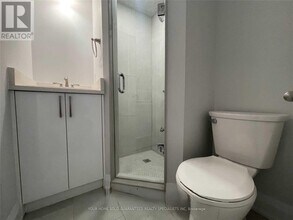 15229 Yonge St in Aurora, ON - Building Photo - Building Photo