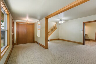 2050 S Wagner Rd in Ann Arbor, MI - Building Photo - Building Photo
