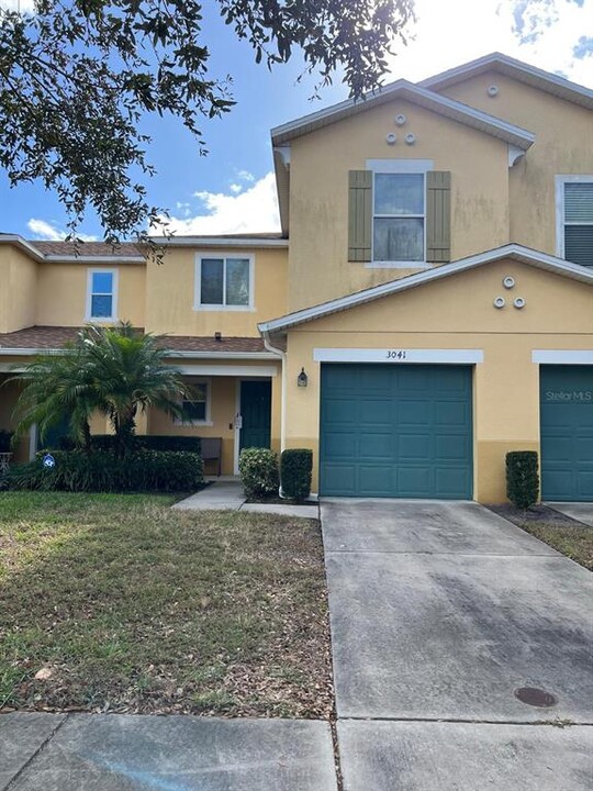 3041 Seaview Castle Dr in Kissimmee, FL - Building Photo