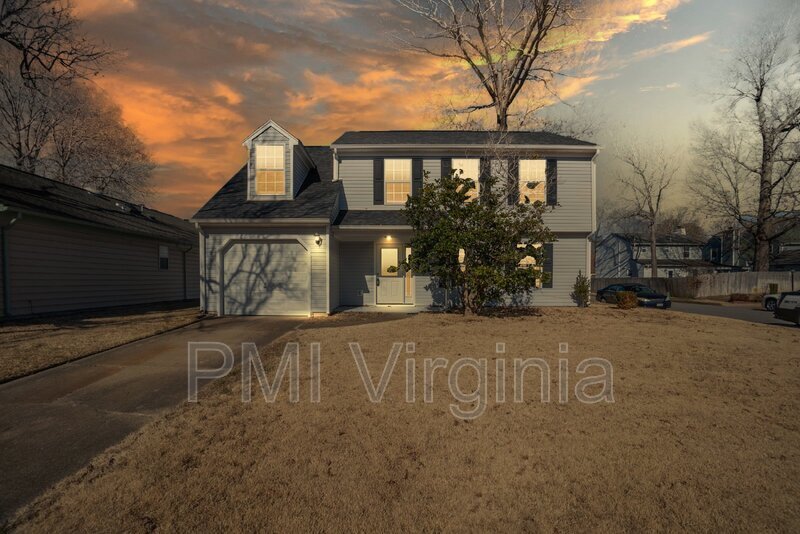 4877 Cliffony Dr in Virginia Beach, VA - Building Photo