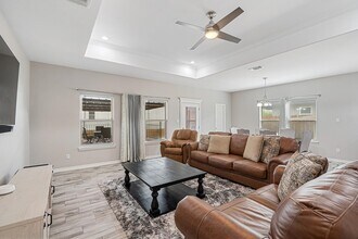 77 Yvonne Dr in Del Rio, TX - Building Photo - Building Photo