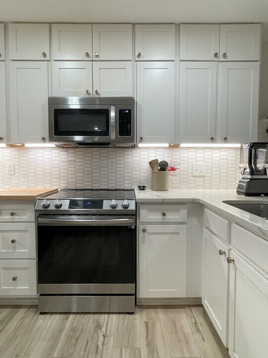 Room in Condo on Trailwood Heights Ln in Raleigh, NC - Building Photo