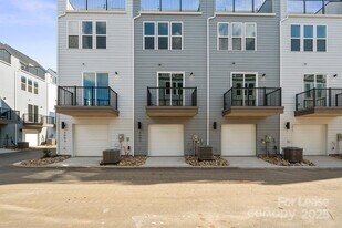 3007 Jolene Ct in Charlotte, NC - Building Photo