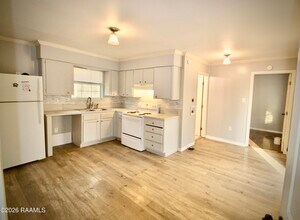 1037 Brown Dr in Breaux Bridge, LA - Building Photo - Building Photo