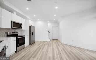 2301 Grays Ferry Ave in Philadelphia, PA - Building Photo