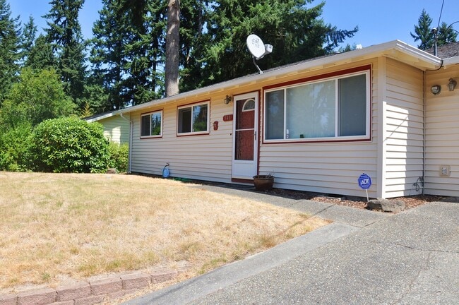 940 167th Ave NE in Bellevue, WA - Building Photo - Building Photo