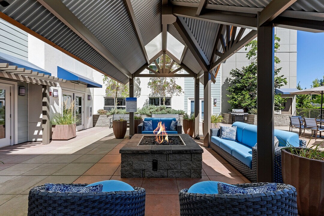 Destinations Lynnwood 61+ Active Adult Apartment Homes in Lynnwood, WA - Building Photo