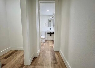 151 W 52nd St in Los Angeles, CA - Building Photo - Building Photo