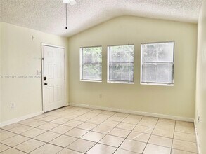 15591 SW 105th Terrace in Miami, FL - Building Photo - Building Photo