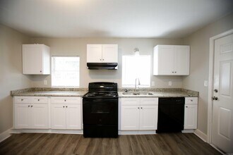 514 Pollock St in North Little Rock, AR - Building Photo - Building Photo