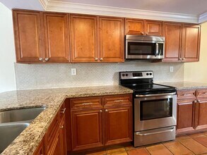 9 Royal Palm Way in Boca Raton, FL - Building Photo - Building Photo