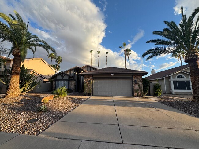 9015 E Poinsettia Dr in Scottsdale, AZ - Building Photo - Building Photo