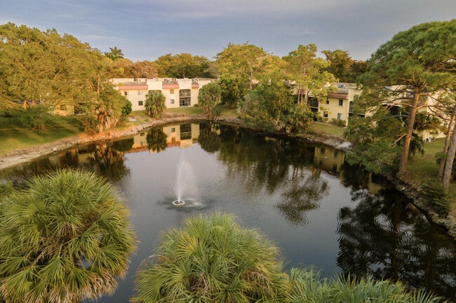 930 SW 9th St Cir in Boca Raton, FL - Building Photo - Building Photo